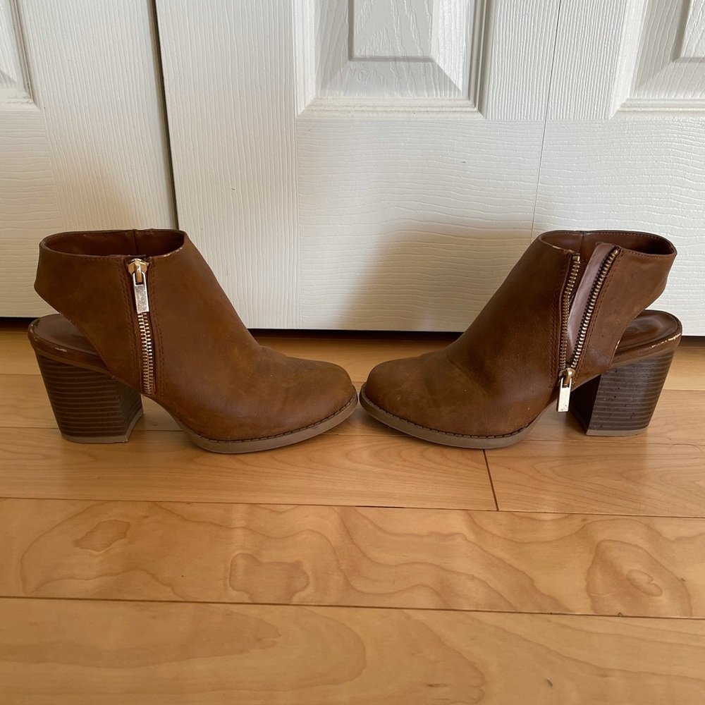 Boot - Picture 3 of 5
